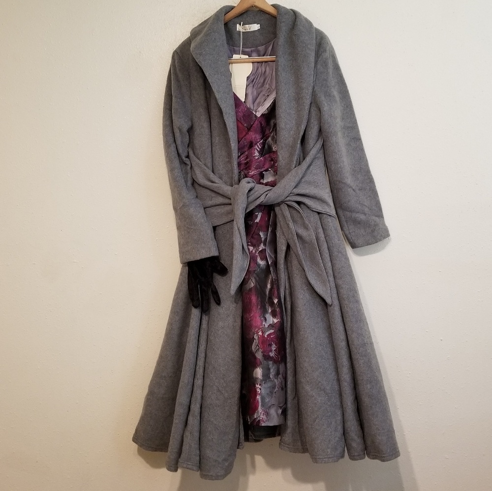 Last 1 - Gray Elegant Dress Jacket - Picture 3 of 7